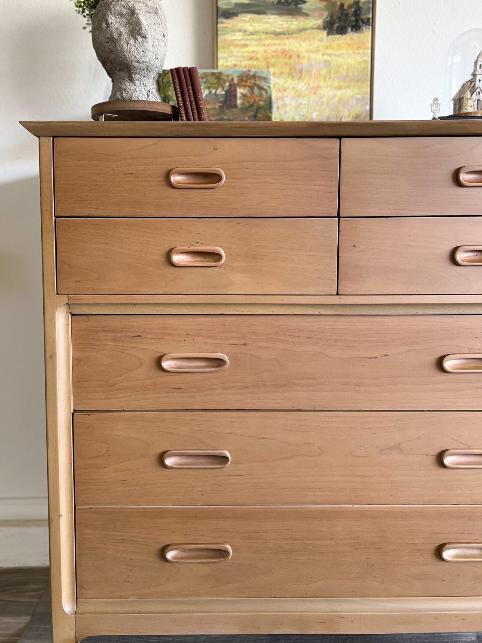 2023-12-26 22:20:44 +0000 Tan washed dresser